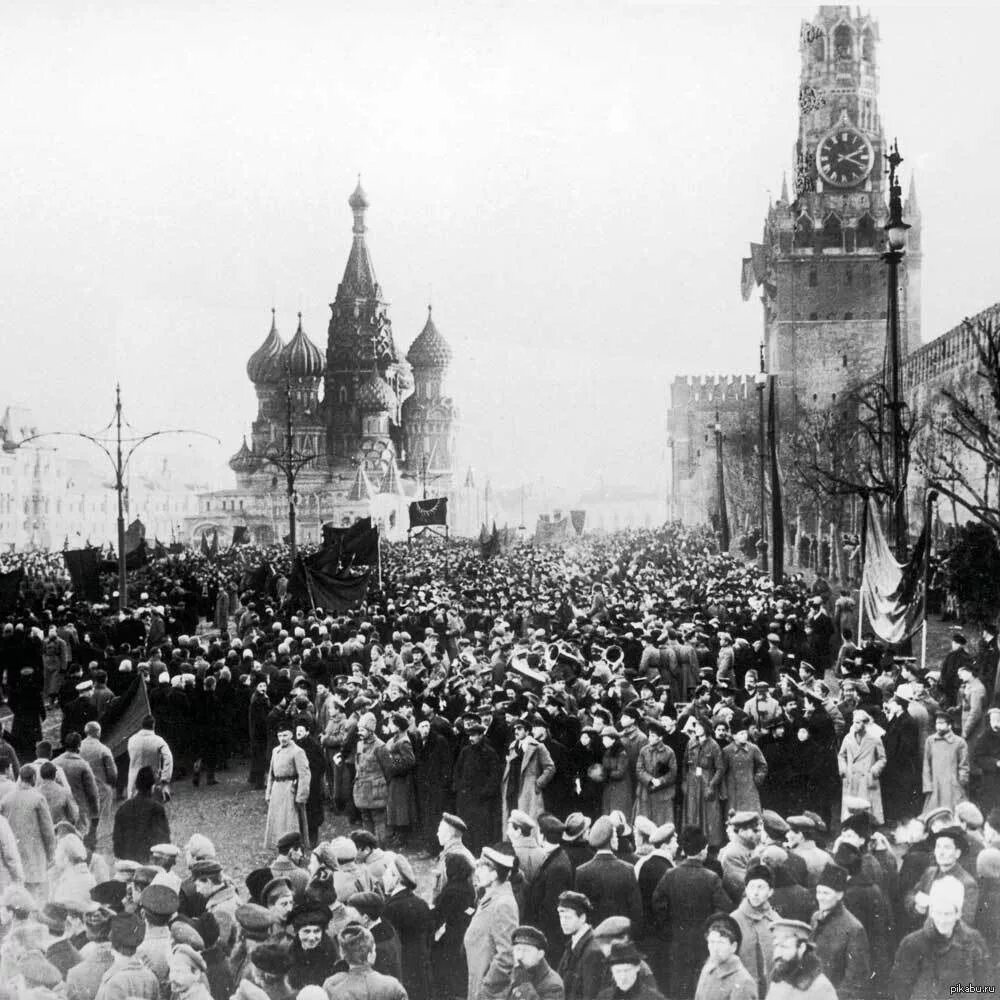Сколько лет была революция. Революция в москве 1917г. октябрьская революция в москве кремль 1917. февральская революция в москве 1917. февральская революция 1917 на красной площади.