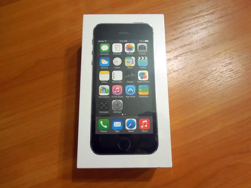 Айфон бузулук. Iphone 5s Space Gray. Iphone 5 коробка. Коробка айфон 5s. Коробка от айфона 5s.