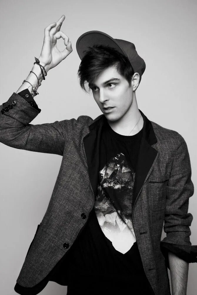 Ferdinand left boy. Ferdinand left boy. Left boy. Left boy 2020. Left boy.