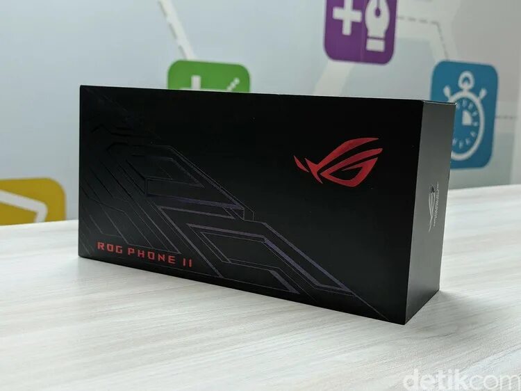 Pova 5 8 256gb купить. ASUS ROG Phone 8 коробка. ROG Phone 5 8/128gb белый. ROG Phone 5 коробка. ASUS ROG Phone 7pro ромб коробка.