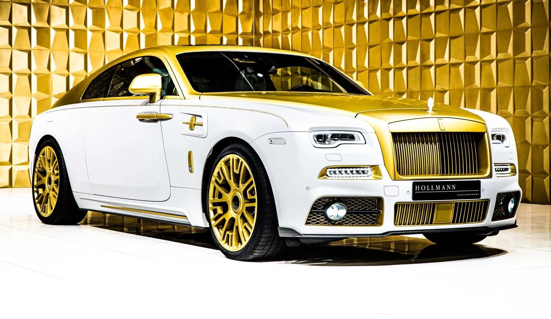 белые полосы роллс песня. решетка радиатора роллс ройс. марк корт роллс ройс. белые полосы роллс песня. роллс ройс в старом кузове.