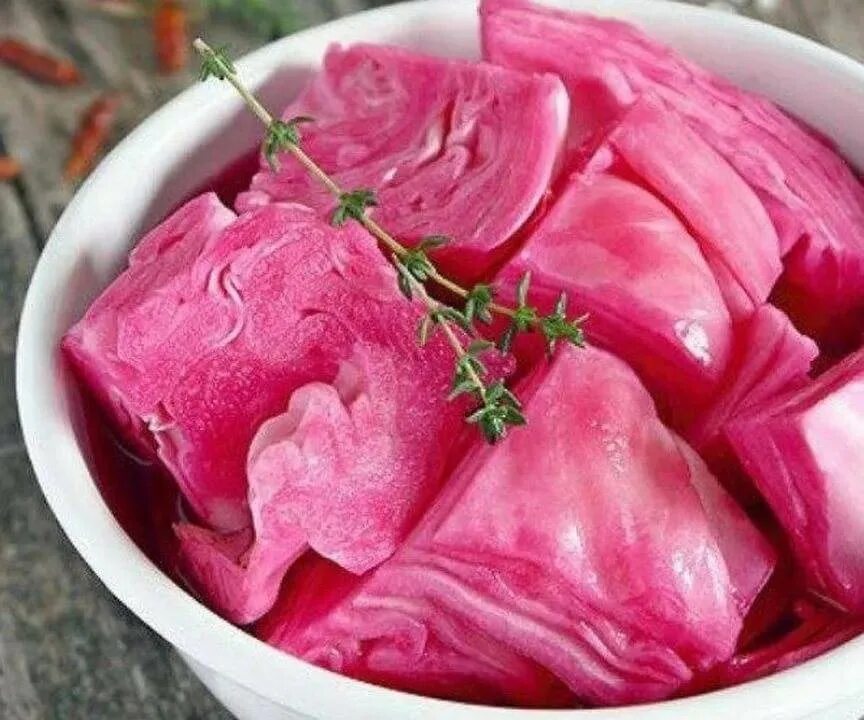Капуста крупными кусками со свеклой быстрого приготовления. Капуста по-грузински. капуста пелюстка. капуста пелюстка со свеклой быстрого. капуста пилюска краснокочанная.