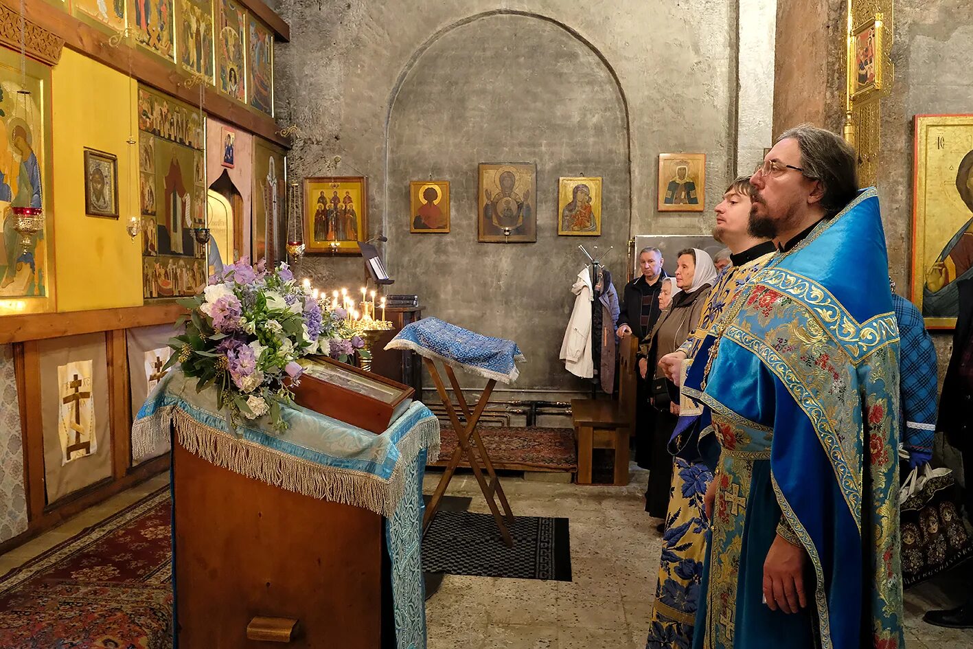 Песнопение божией. Богородице-Рождественское подворье с. Мёдуши\. Метох (подворье) Пресвятого гроба Анафиотика. Служба прписп Антонию Киевскому.