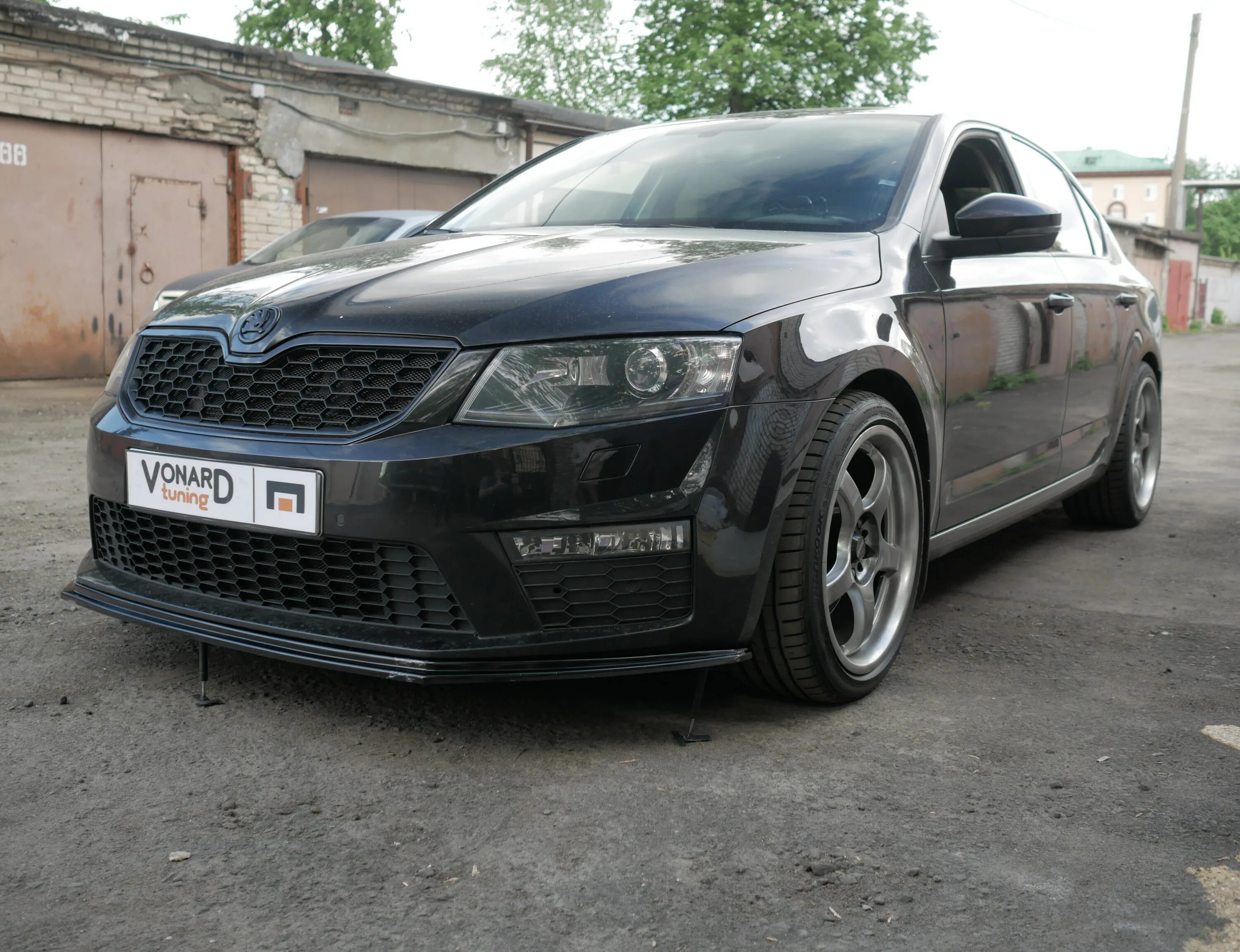 Skoda octavia rs a7 бампера. Сплиттер Skoda Octavia a7 RS. Передний сплиттер Skoda Octavia a7. Сплиттер переднего бампера Octavia a7 RS.