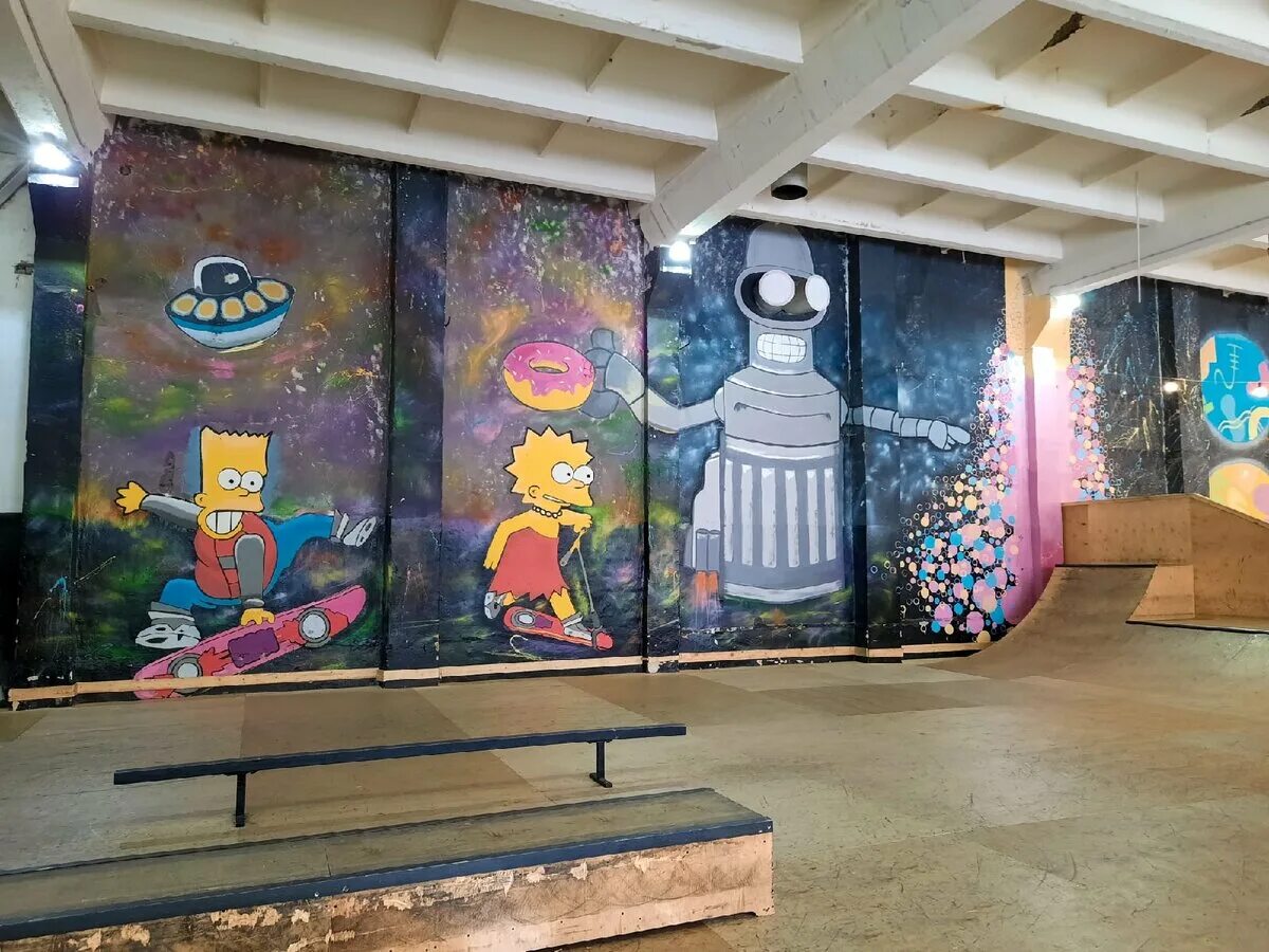 Space place. Спейс плейс киров. space place киров. скейтпарк в кирове спейс плейс. space place ставрополь.