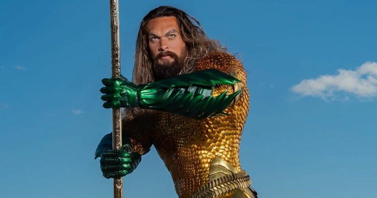 Аквамен 2018 актер. Джейсон момоа лига справедливости. Мамоа джейсон момоа аквамен. Джейсон момоа. Уильям дефо аквамен.