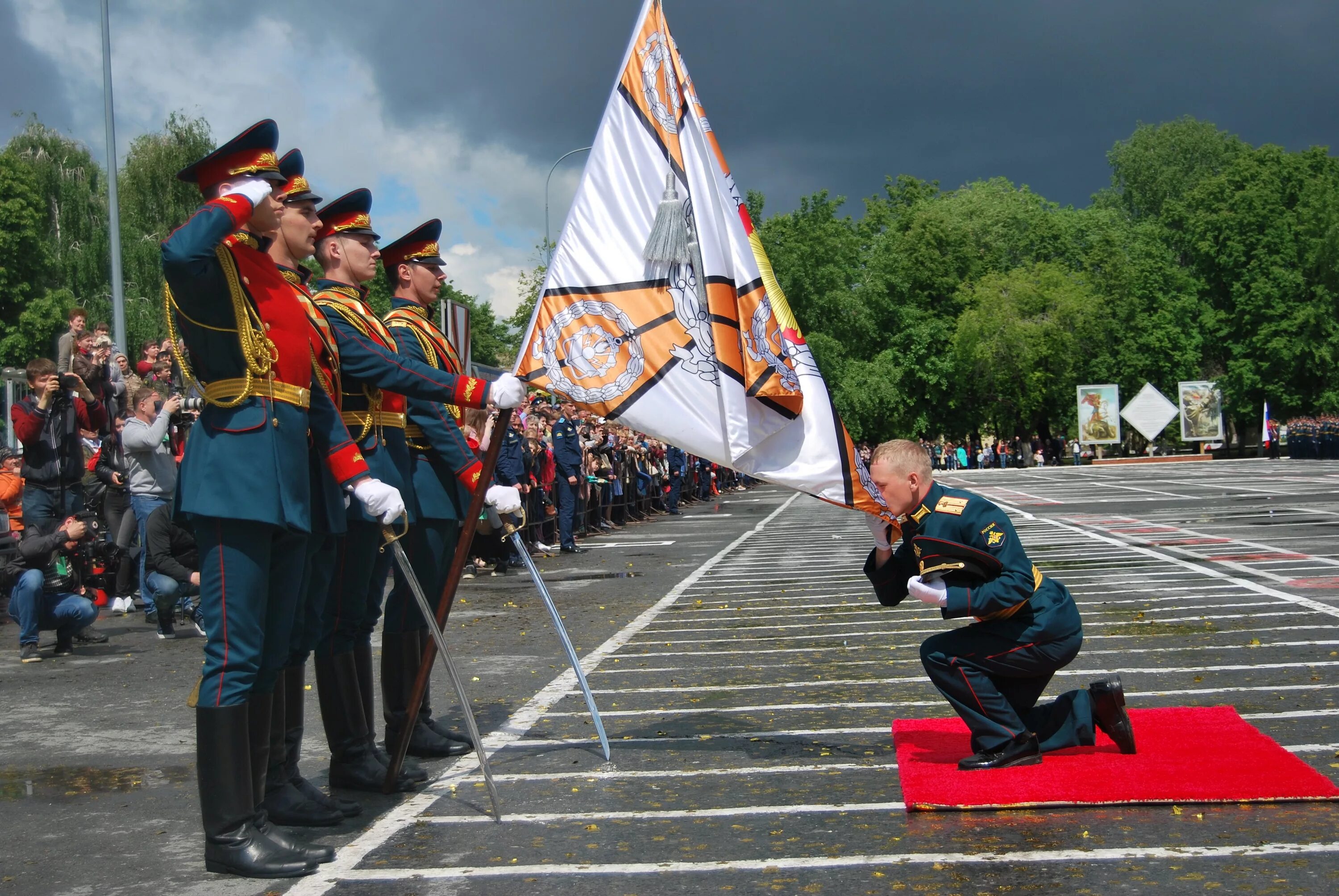 Высшее военное инженерное училище. Тюменское высшее военно-инженерное командное училище. Тюмень инженерное военное училище. ТВВИКУ Тюменское высшее командное училище имени Прошлякова. ТВВИКУ Тюмень военное училище.