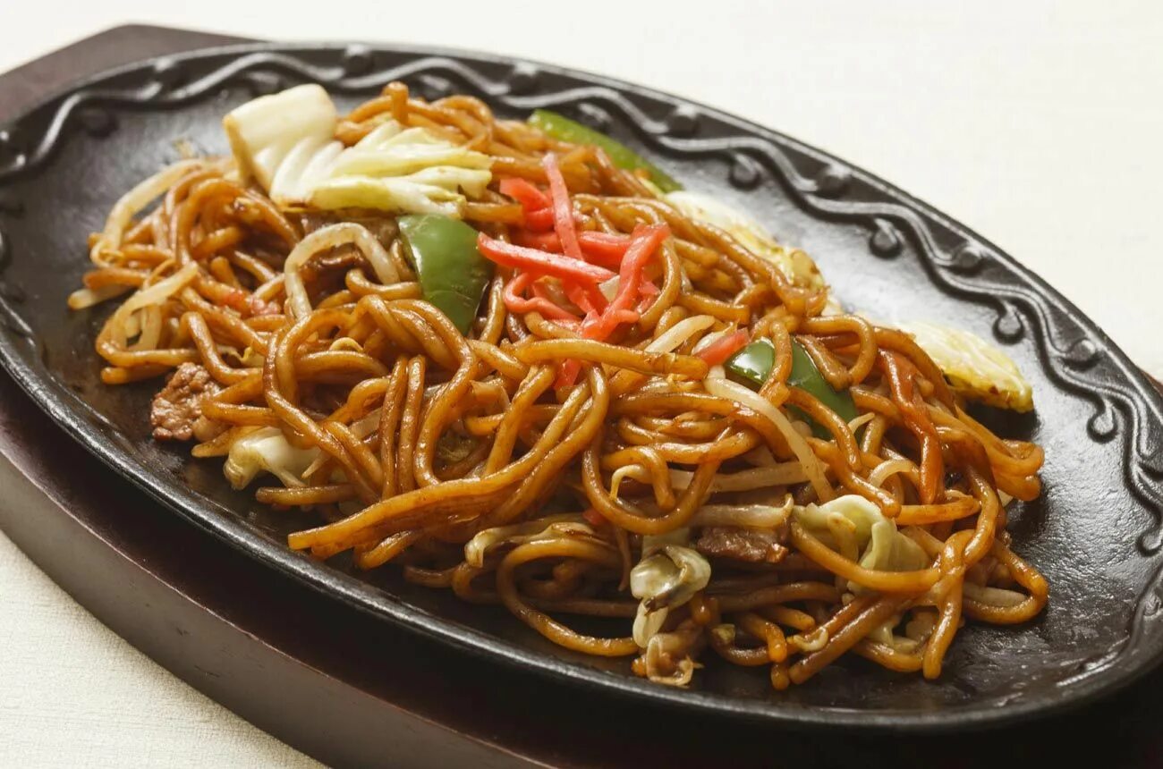 Соба что это такое. Лапша yakisoba. якисоба удон. тори ясай соба. японская якисоба.