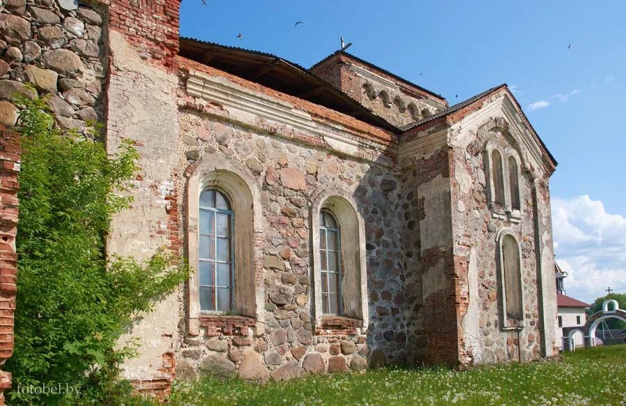 бегомль костёл. бегомль витебская область. бегомль достопримечательности. город бегомль. церковь всех святых бегомль.