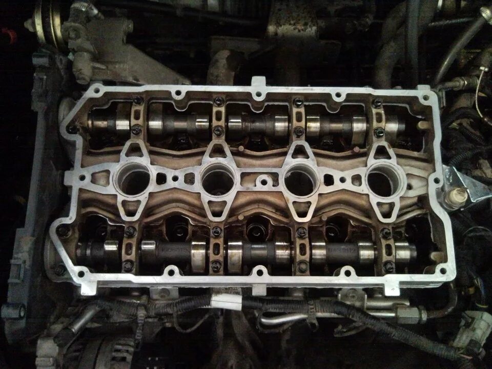 Выпускной распредвал ваз 2112. Мерседес 124 103 распредвал. Валы нуждин ваз 2108. Головка распредвала ваз 2112 124 двигатель. Распредвал нуждин 1600 n.