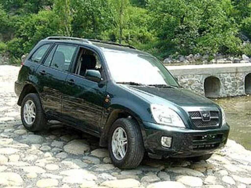 Chery Tiggo t11 2008. Прошивка чери Тигго 4. Зелёный внедорожник черри. Фотографии китайского джипа Тиго.