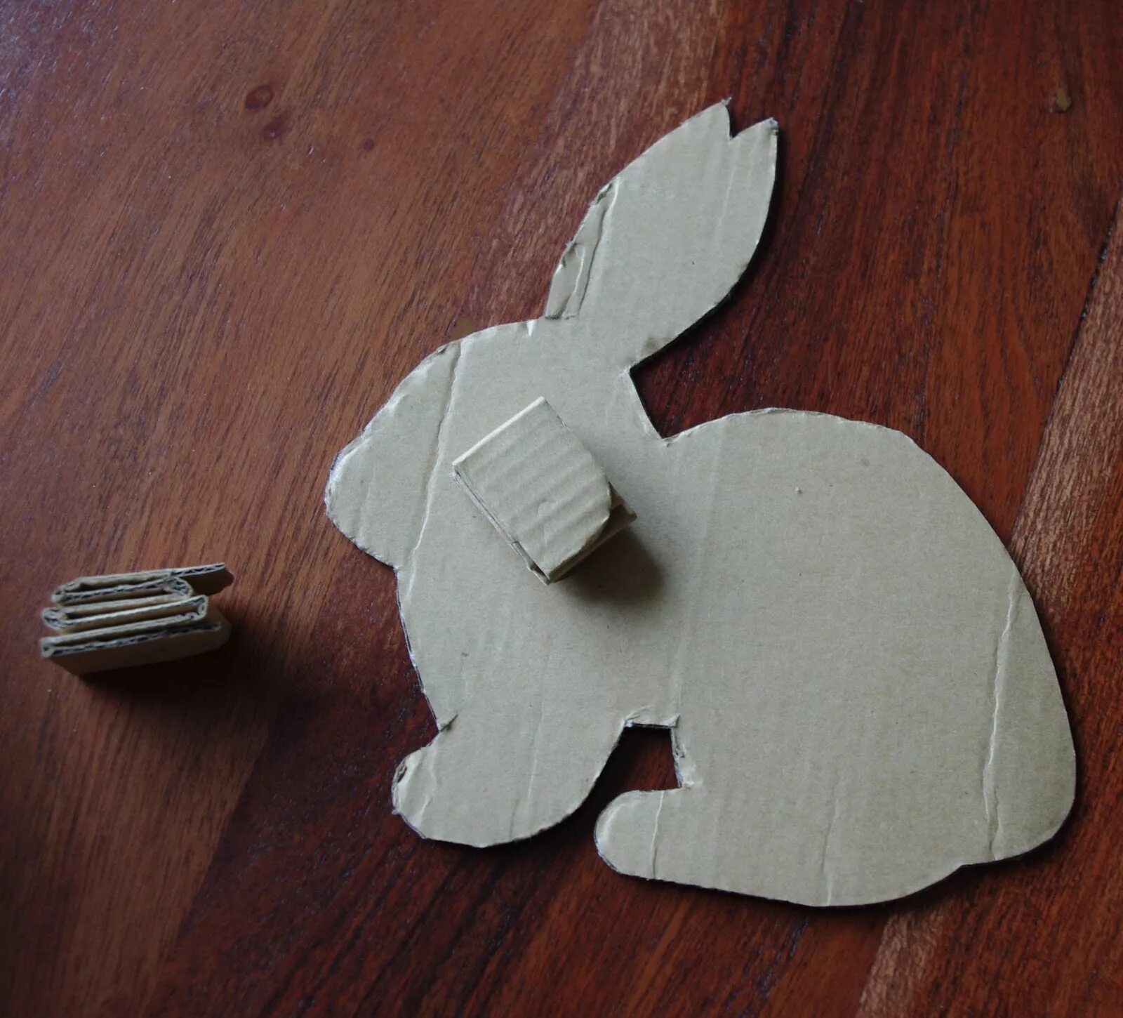 коробочка зайчик для подарка. пасхальный кролик декор. пасхальный заяц поделка. поделки на пасху. пасхальный заяц поделка.