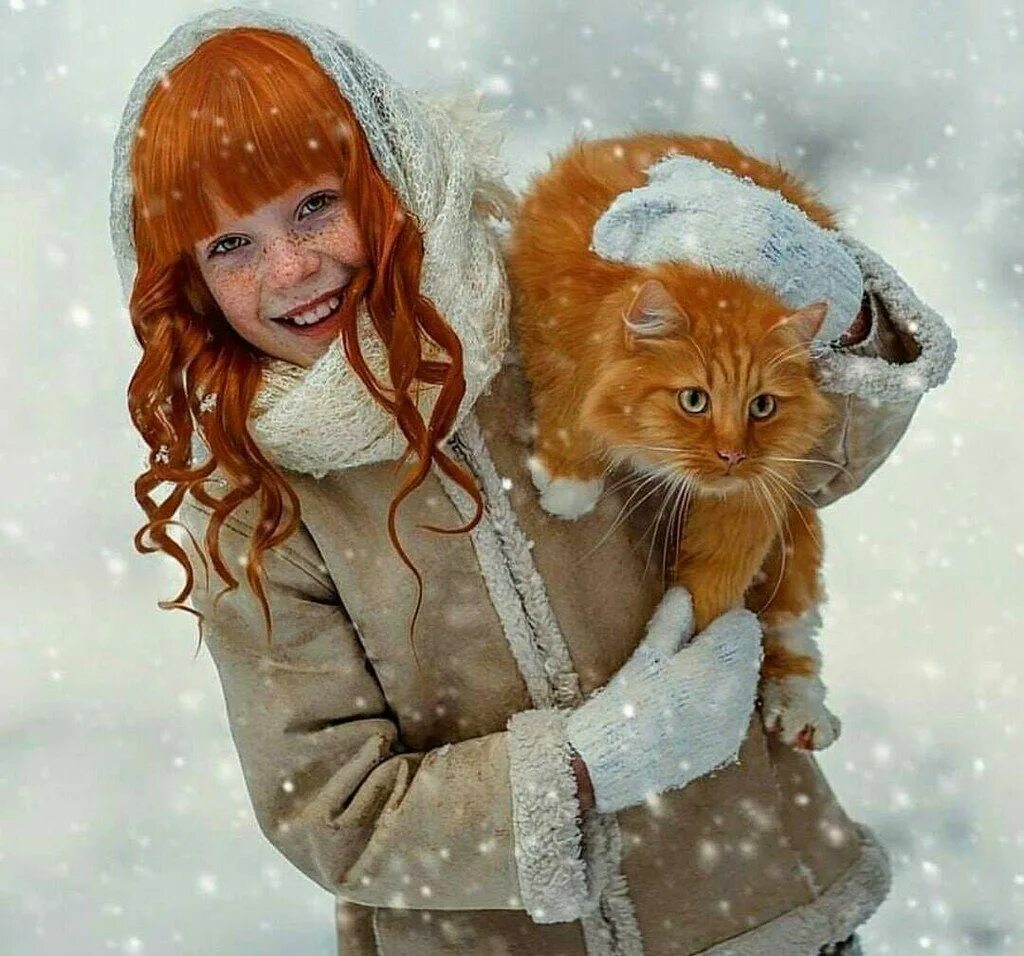 Рыжая девушка на снегу. Рыжая новый год. Рыжая девушка в голубом платье. Платье для рыжеволосых. Рыжая новый год.