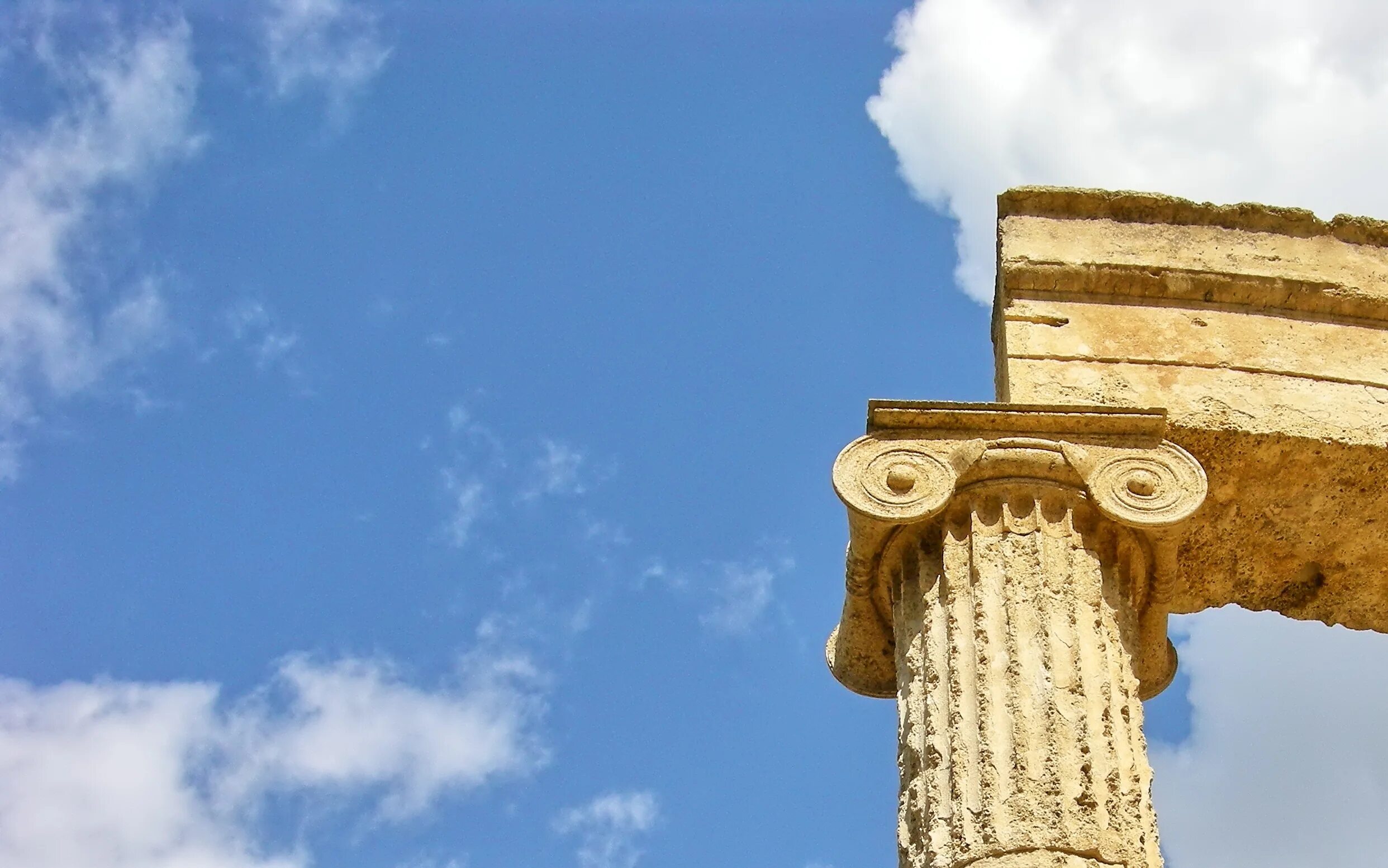 Греческое било. Фон древняя Греция Олимпия. Древняя Греция небо. Греция фон. Греческий фон.