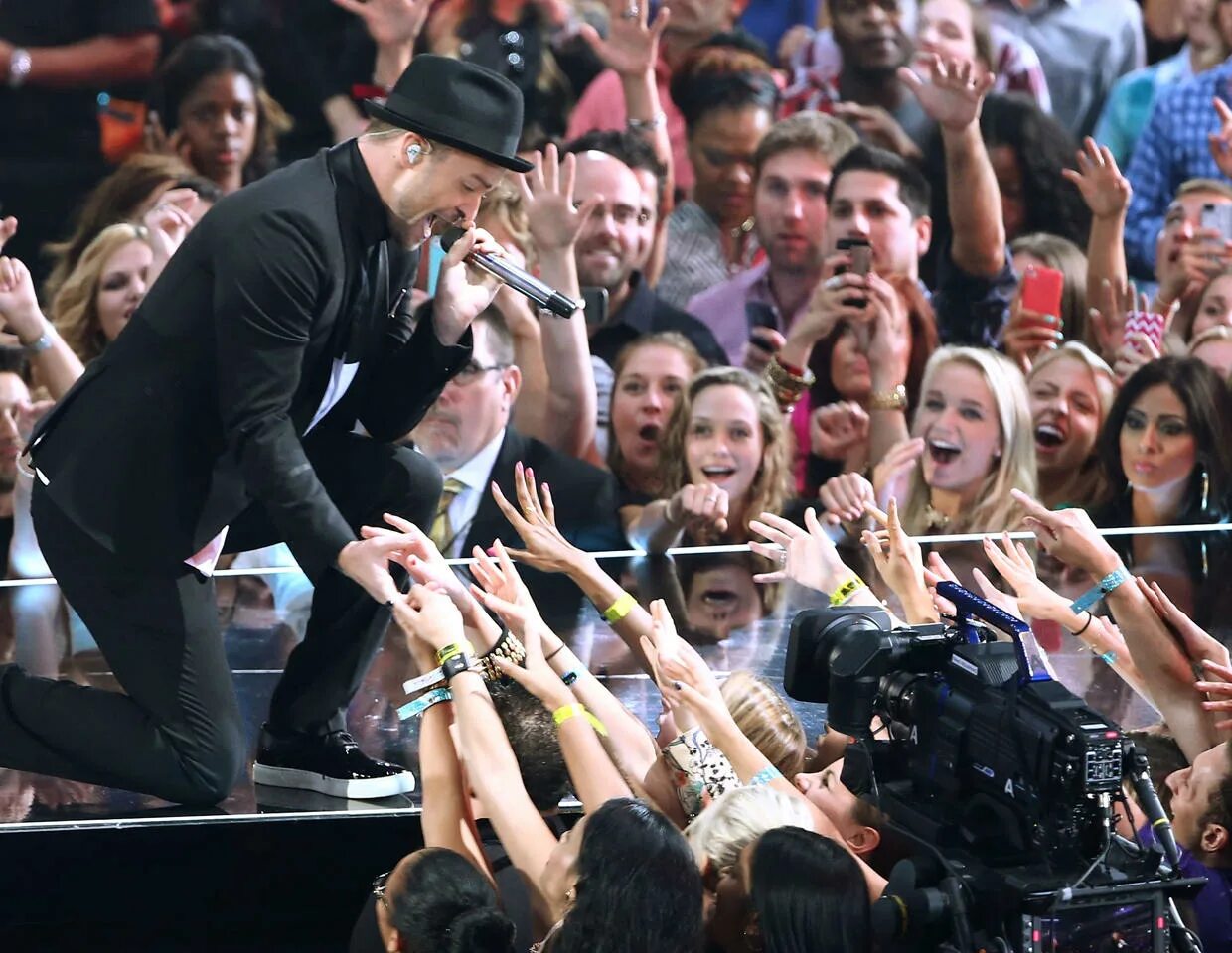 певцы получают много