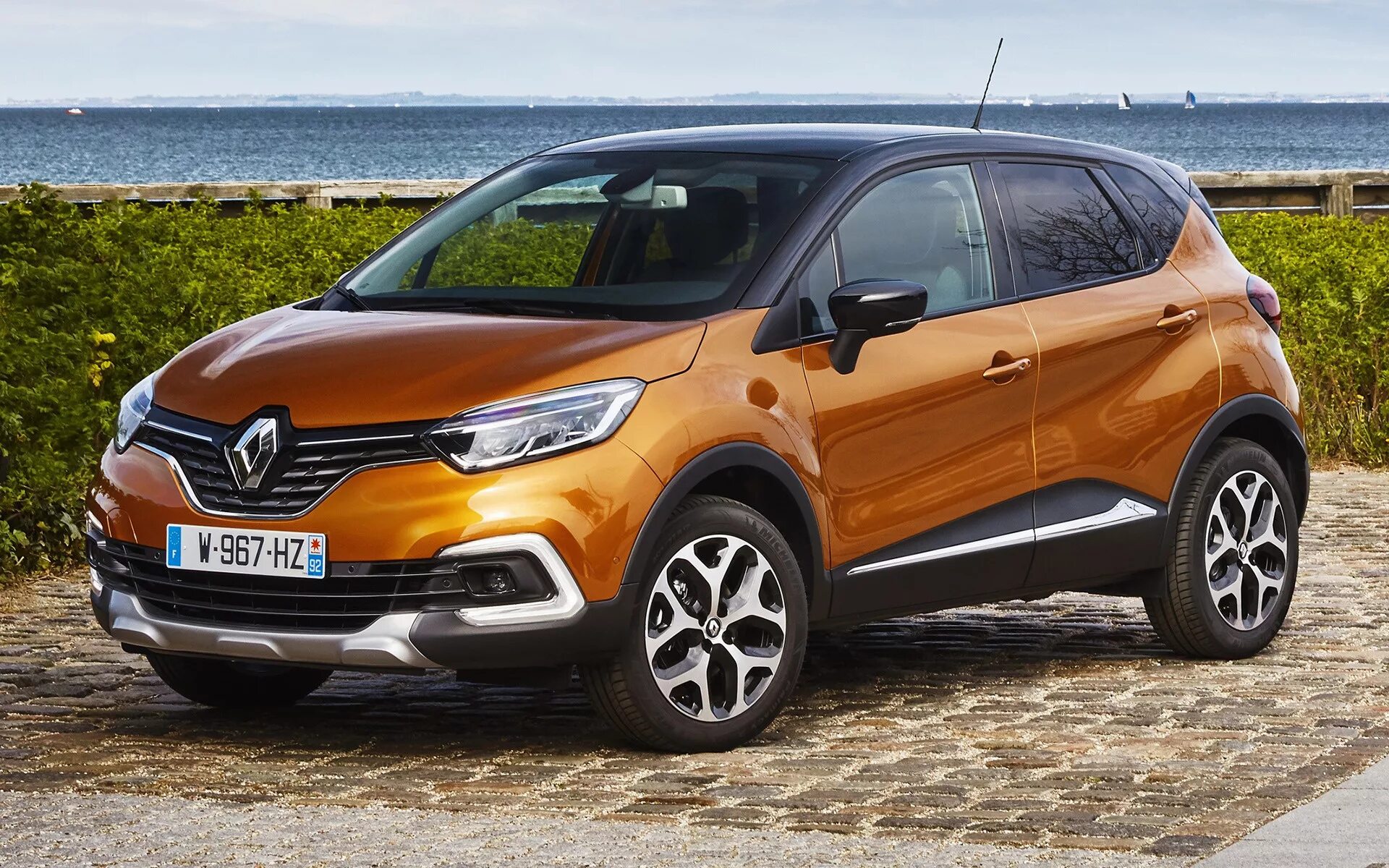 Renault kaptur купить. Рено Ренаулт Каптур. Рено Каптур 2018. Renault Captur i. Рено Логан Каптур.