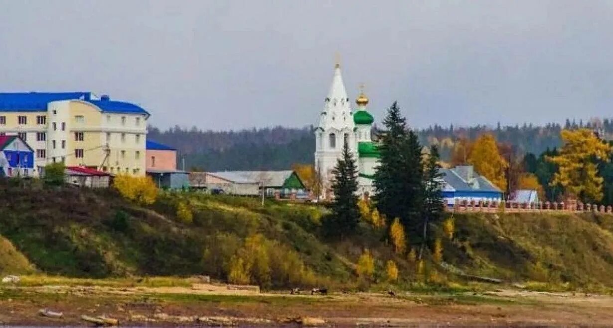 Администрация поселка октябрьский. Пгт Октябрьское ХМАО. Посёлок Октябрьский ХМАО. Поселок Октябрьский Ханты-Мансийский автономный округ Югра. Церковь Октябрьское ХМАО.