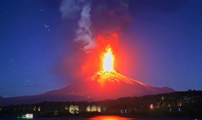 вулкан камерун в африке. вулканический массив камерун. вулкан камерун действующий или потухший. вулкан камерун. вулканический вулкан камерун.