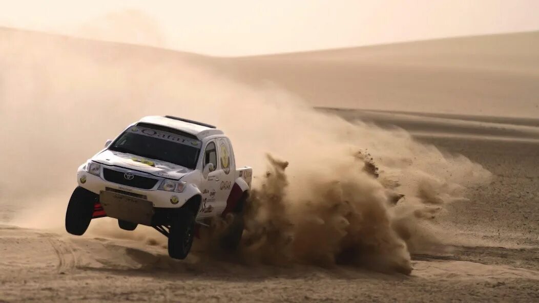 Спортивные машины оставленные в пыли. Bmw x5 drift. Пыль из под колес. Машина в пыли. Dust car.