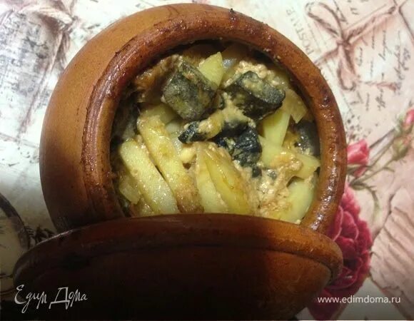 Горшочки с лесными грибами. Мясо в горшочках. Говядина в горшочке в духовке. Постные блюда из варёной картошки. Горшочки с лесными грибами.