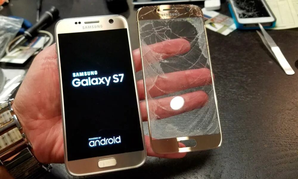 Заменить стекло на смартфоне самсунг. Переклейка стекла Samsung s8 Plus. Самсунг галакси s7 разбитый. Переклейка Samsung. Переклейка стекла самсунг.