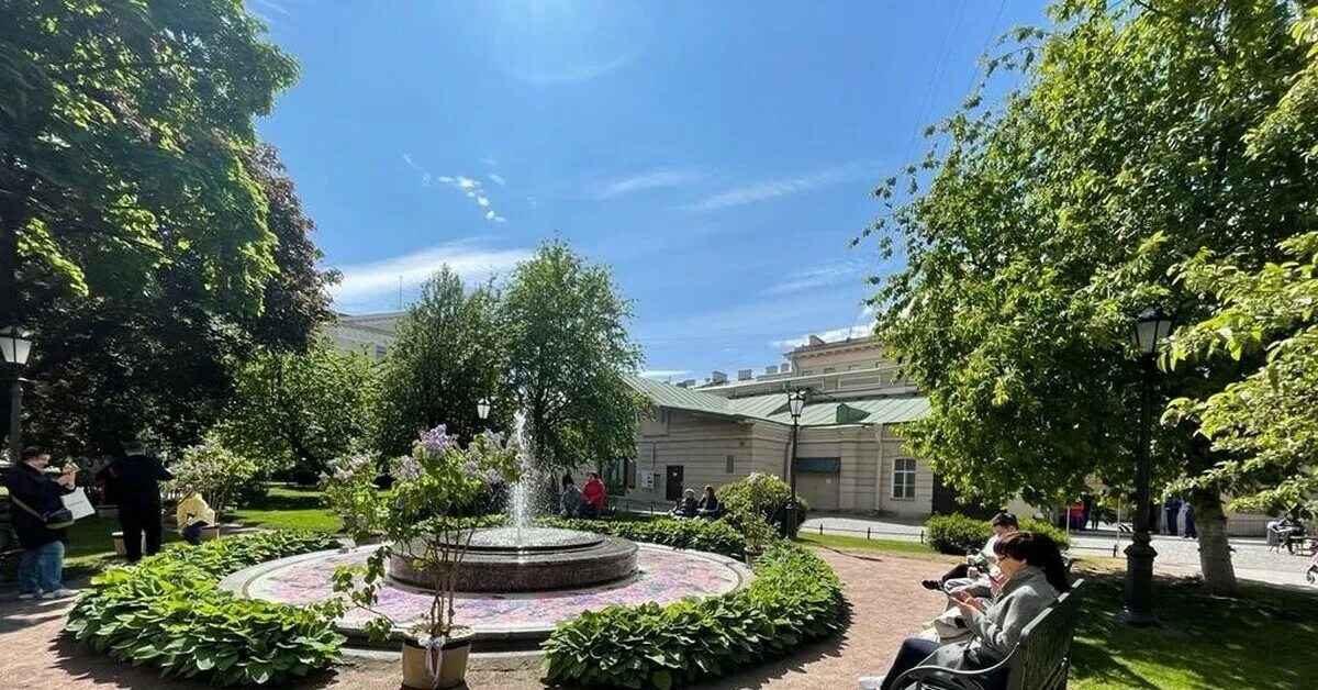 Мариинский сад спб. Сад мариинского дворца. Парк мариинского дворца. Сад мариинского дворца в санкт-петербурге. Сад мариинского дворца спб.