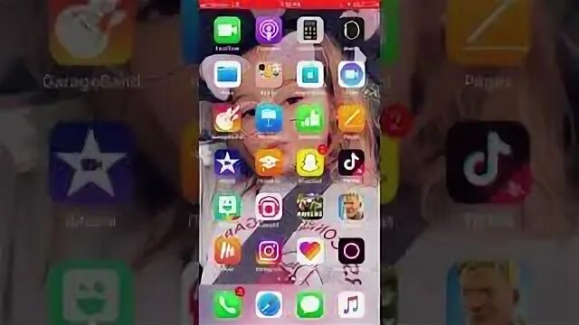 Tik tik mod iphone. Экран телефона приложение тик ток. Тик ток на айфон. Тик ток на айфон 12. Айфон с токи.