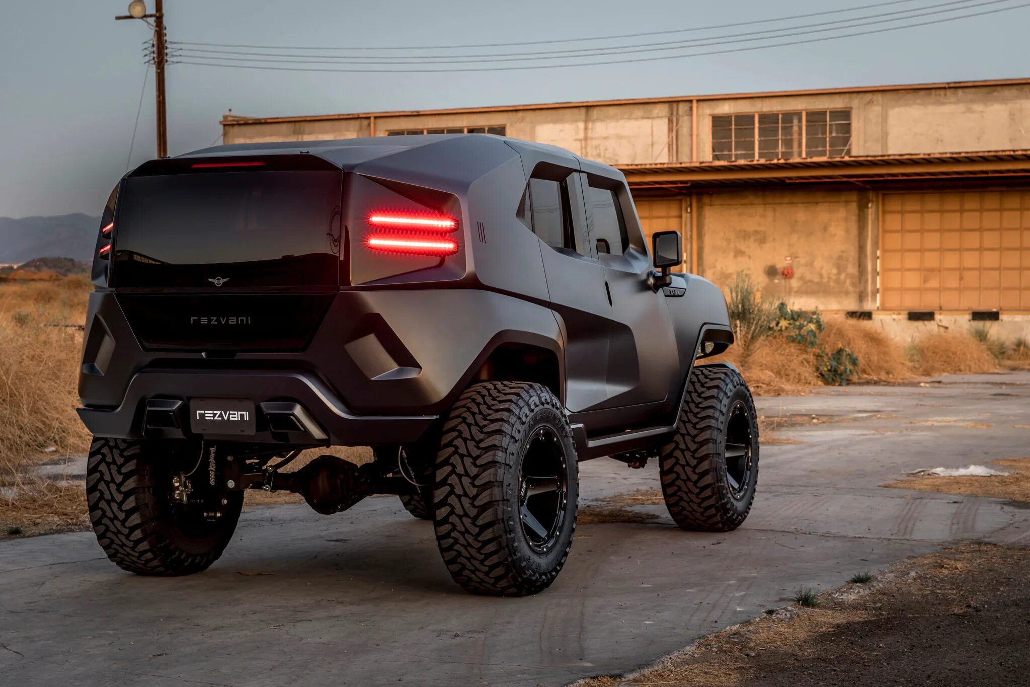 Джип танк 500. Внедорожник Резвани танк. УАЗ Резвани. Тойота танк 500. Jeep Wrangler Rezvani.