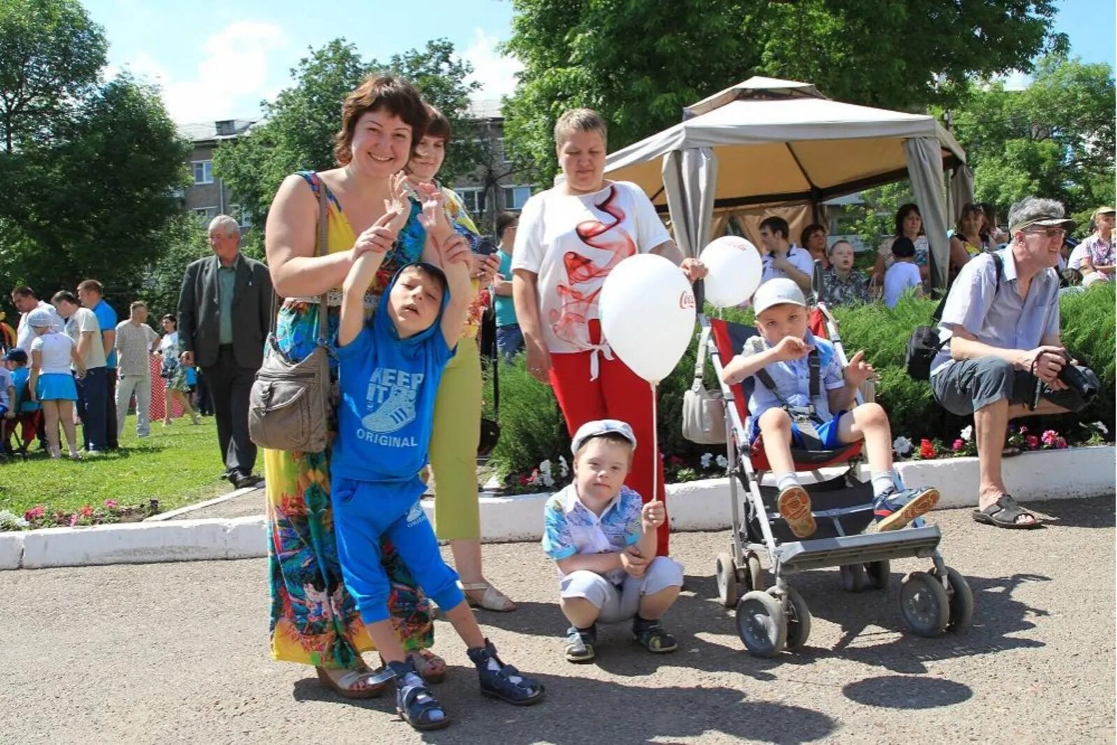 В башкирии родители. Родители детей инвалидов. семья с инвалидом. семья с ребенком инвалидом. спортивная семья ребенок инвалид.