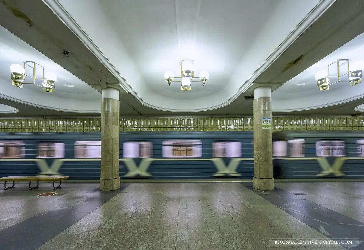 Ясеневая метро. Станция метро ясенево. станция ясенево москва. станция метро ясенево вестибюль. станция метро ясенево 2021.