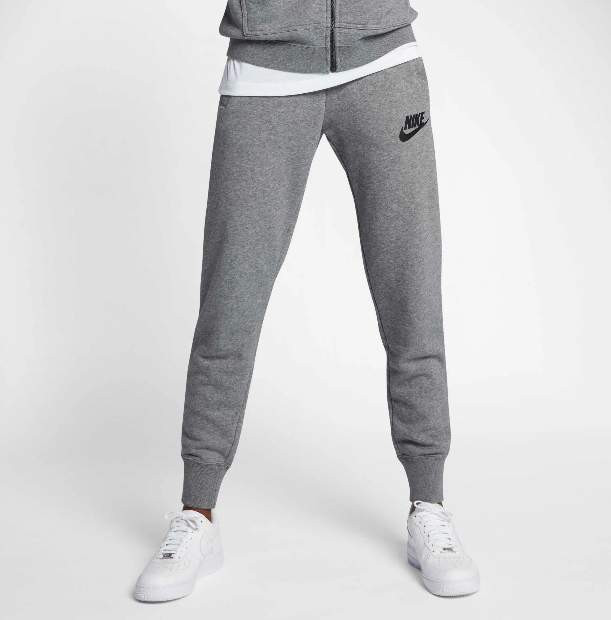 Спортивные штаны шеин. Nike tech fleece standard fit. Спортивные штаны слаксы женские. Легкие спортивные брюки женские. Белые спортивные штаны.