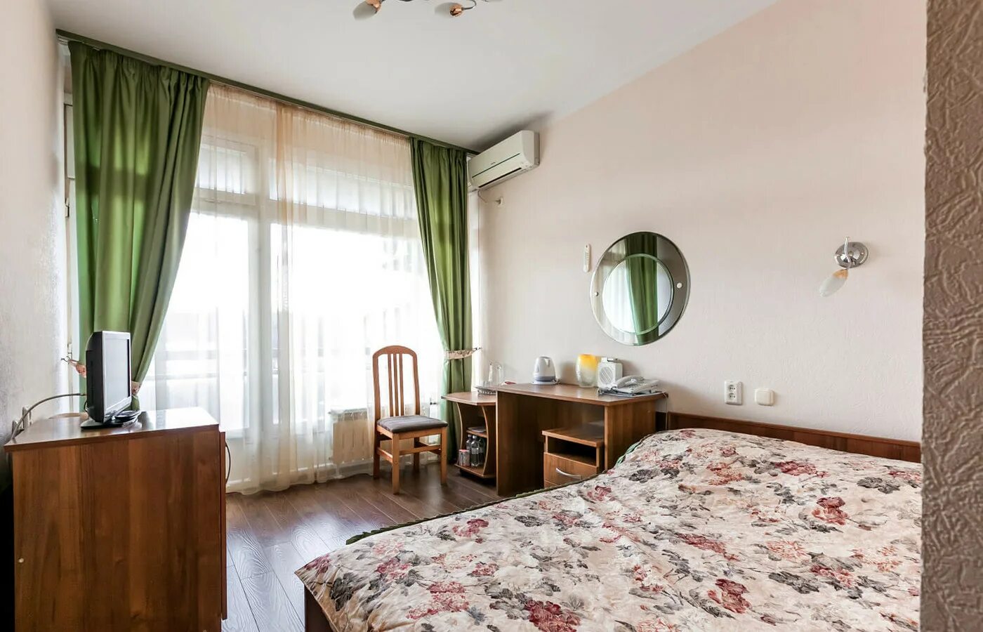 Бронировать санаторий. Санатория им кирова кисловодск 3 корпус. Зеленая долина 2020 год. С. Кисловодск санаторий кирова корпус 2 фотографии.