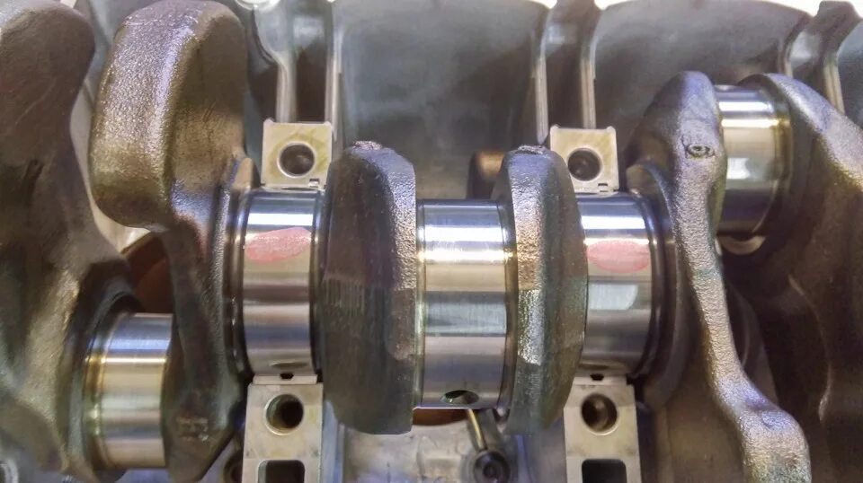 Поменять вкладыши. Вкладыши шатунные n55. коренные вкладыши subaru +0.03. вкладыши шатунов n54b30. замки коренных вкладышей bmw n20.
