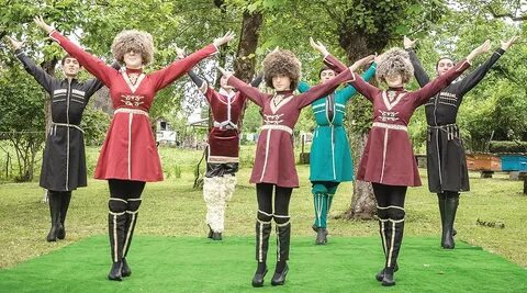 Народ говорящий на языке абхазо адыгской группы