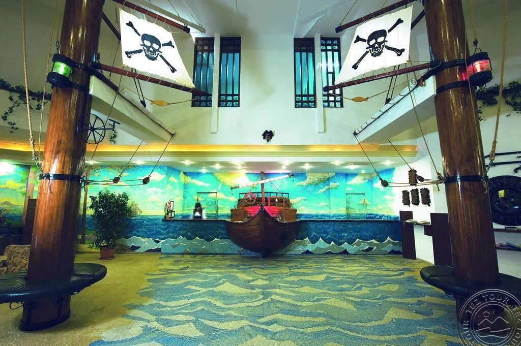 Отель в турции pirates beach club. Пират отель турция кемер. Пиратос турция. Pirate club. Pirates beach club 5 турция кемер.