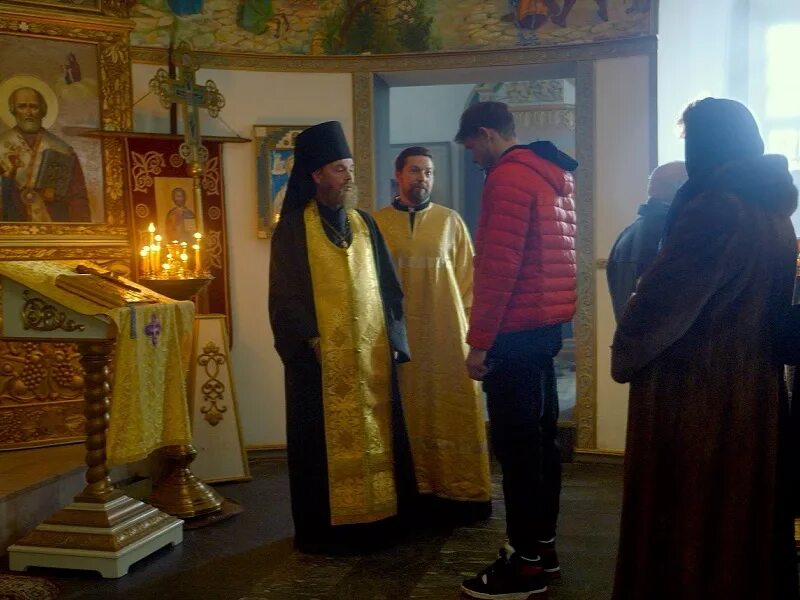 В каком городе снимался непослушник. Монастырь в фильме непослушник. фильм непослушник в храме. батюшка в фильме непослушник. непослушник фильм кадры.