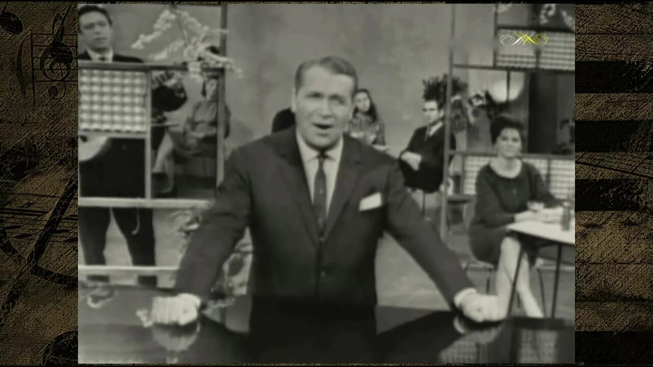 Макс беренес в молодости. Клипы марка бернеса. Соус бернес. И. Клипы марка бернеса.