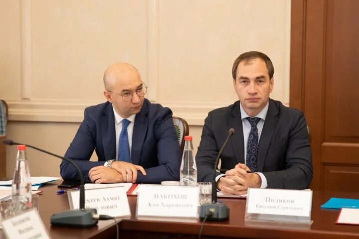 Руководитель антимонопольной службы в кчр. Дом правительства черкесск. Асланов аслан кчр. Али асланов адыге хасе. Озов аслан анатольевич.