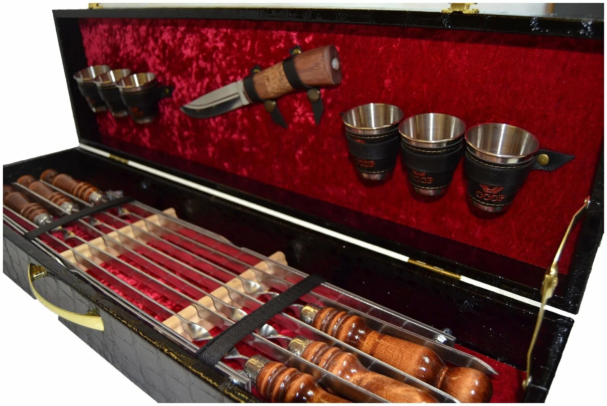 Кейс для шашлыка подарочный в чемодане. Чемодан для шашлыка подарочный. Набор для барбекю подарочный в чемодане. Набор шашлычный подарочный. 72 меридиан набор для пикника в чемодане.