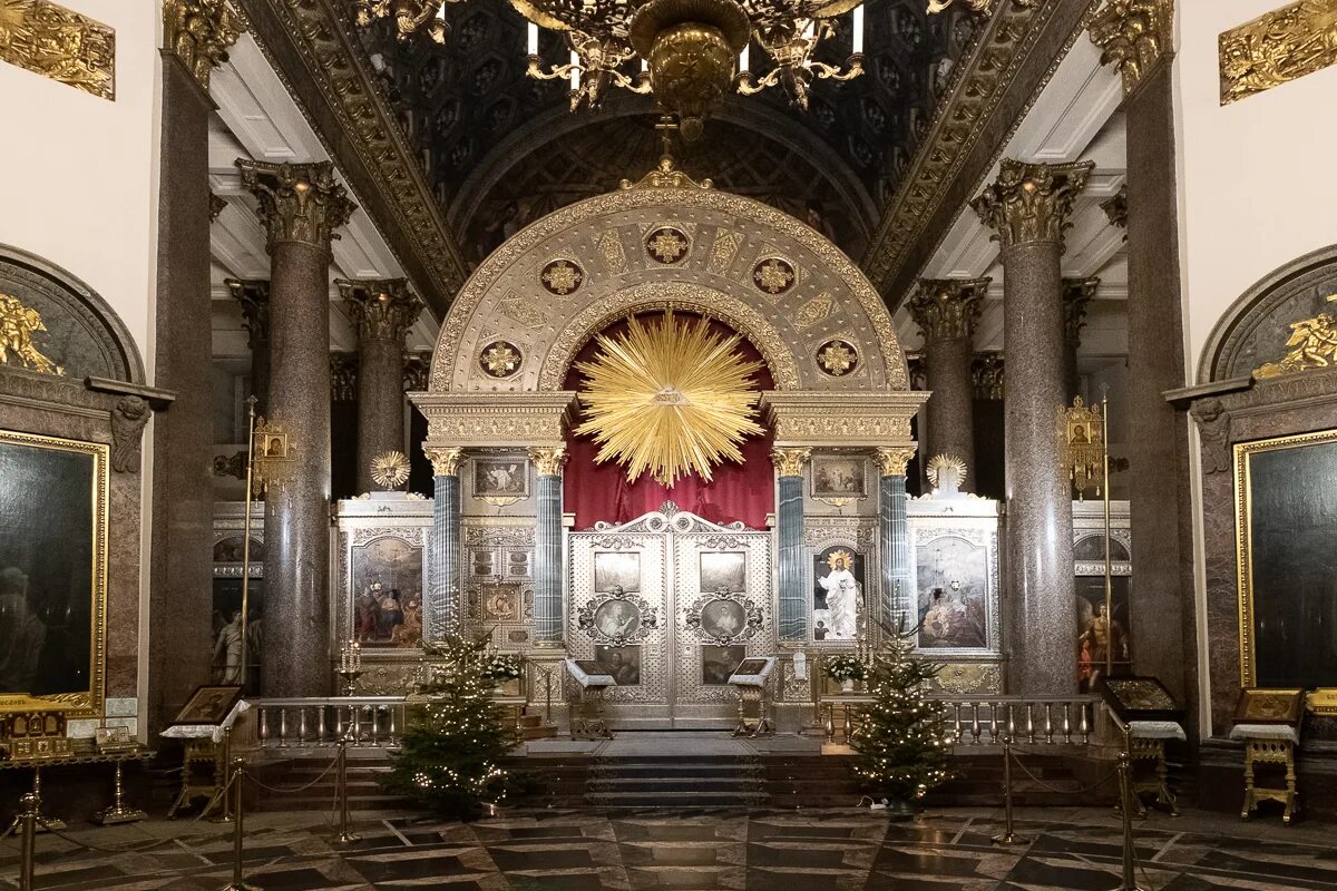 Сегодня в казанском соборе санкт петербурга. Храм казанской божьей матери в санкт-петербурге. Казанский собор в санкт-петербурге 2022. Иконостас казанского собора спб. Храм казанской иконы санкт петербург.