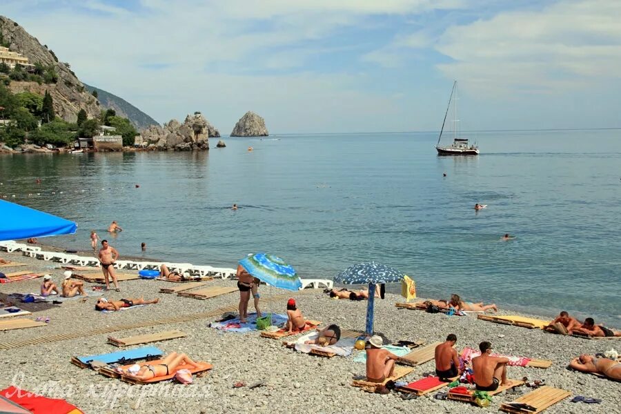 Крым сколько отдыхающих. Крым отдых фото. Где в Крыму меньше всего отдыхающих. Где в Крыму мало отдыхающих летом. Крымск отдых на море.