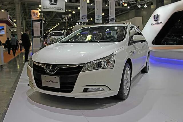 Автосалон екатеринбург китайские авто. Чанган дилерский центр. Dongfeng дилерский центр. Дилеры китайских автомобилей. Дилерские центры китайских авто.