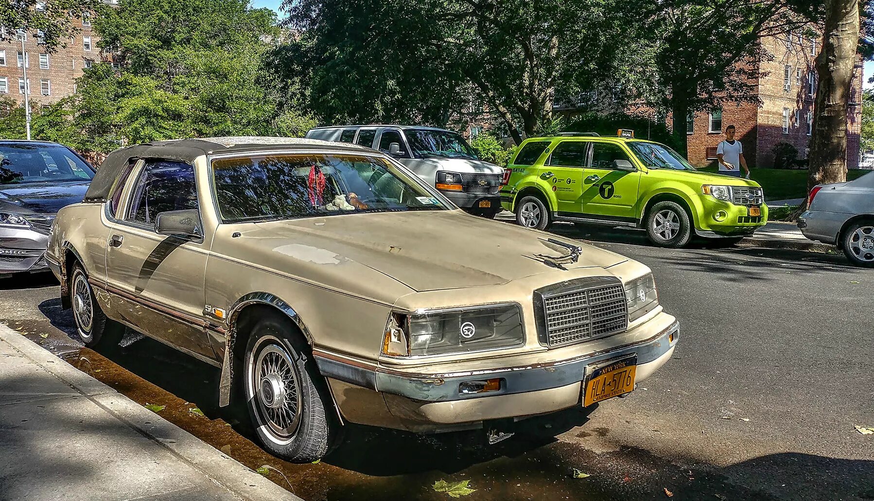 американские автомобили 50 годов. американская классика авто. американские авто. шевроле камаро кадиллак 1969. раритетные американские автомобили.