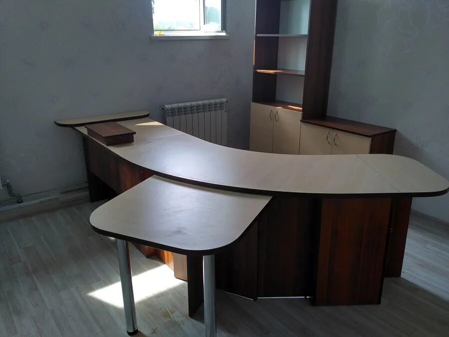 Stol01 стол приставной. Стол письменный закругленный. Компьютерный стол полукругом. Стол угловой полукруглый.