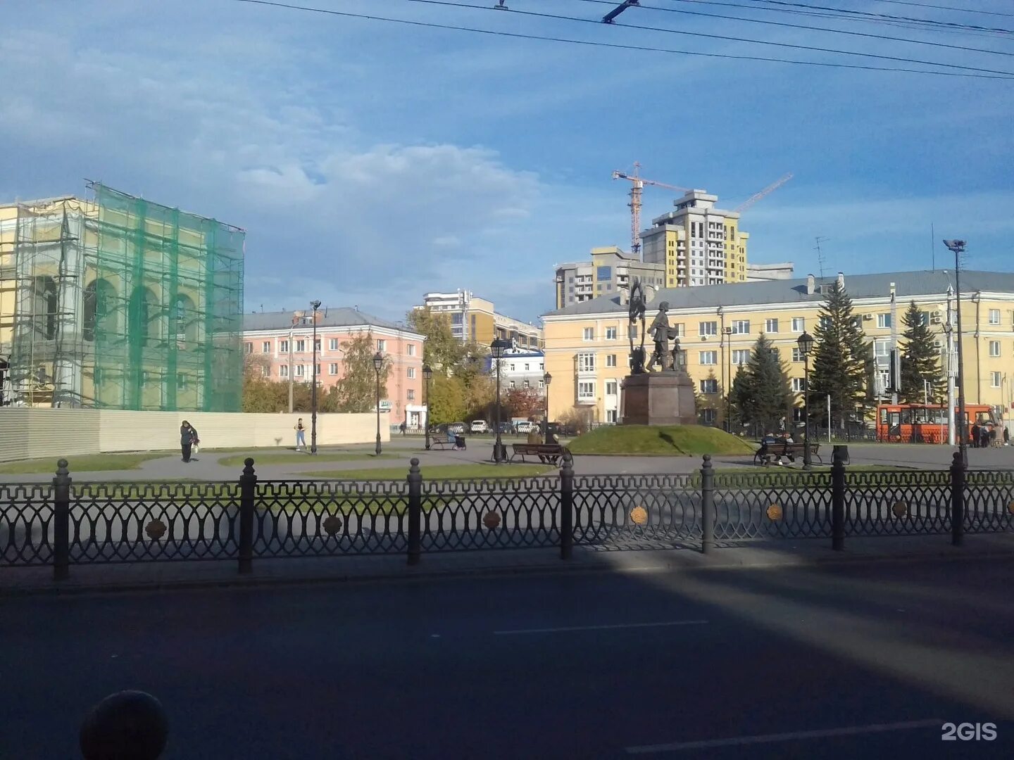 Площадь октября барнаул. Улицы Барнаула площадь октября. Площадь октября Барнаул панорама. Барнаул площадь октября 1998.