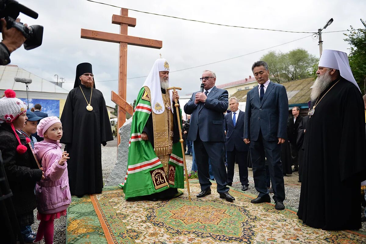 Храм Всемилостивого Спаса в Горно-Алтайске. Всемилостивый спас Горно Алтайск храм. Патриарх в ауле