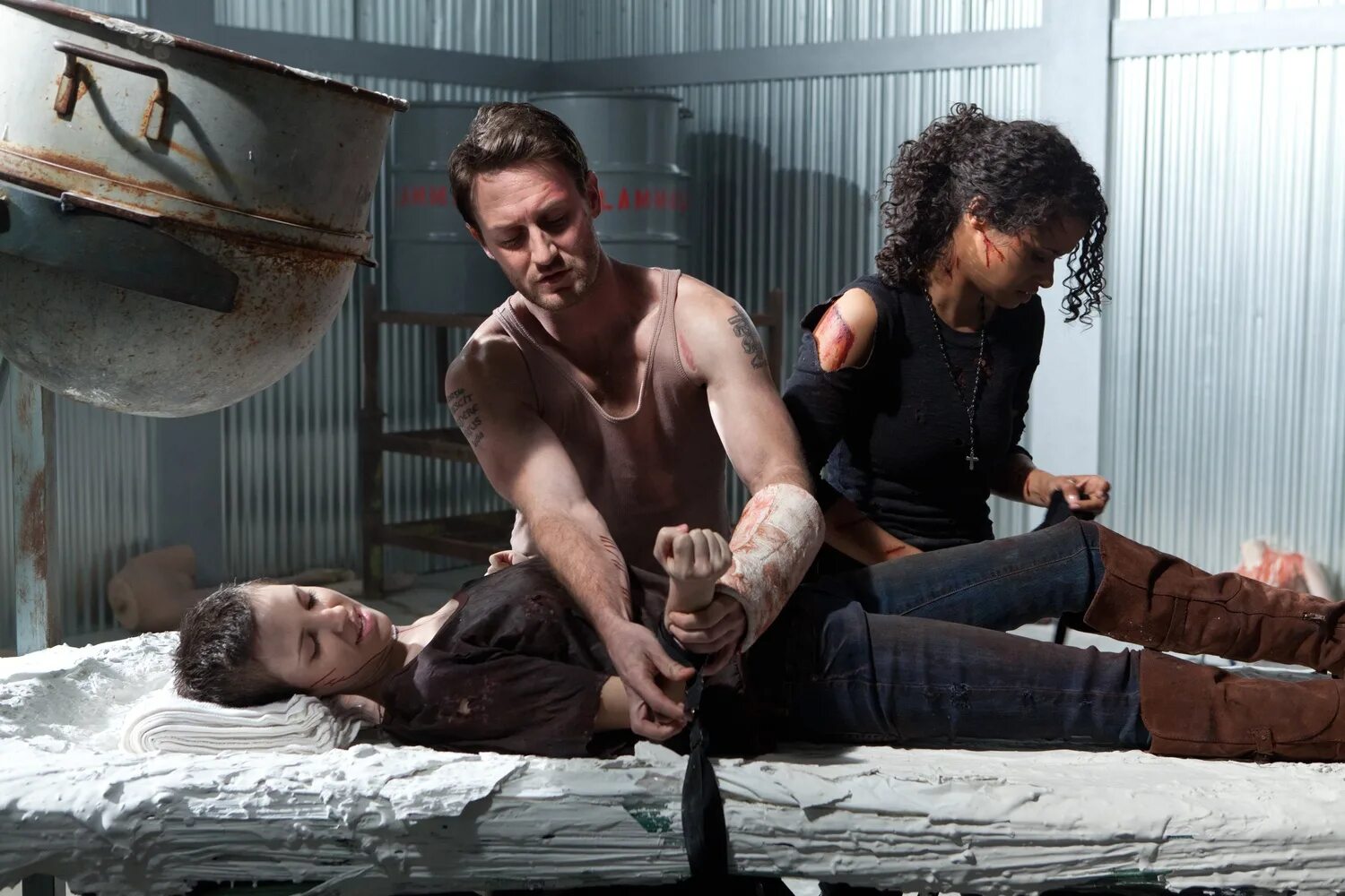 Убивающий 2 сюжет. "тайна в их глазах" (2009) аргентина. Фильм ужасов я плюю на могилы 2. Элли the last of us пейдж. Счастливого дня смерти 2 фильм 2019.