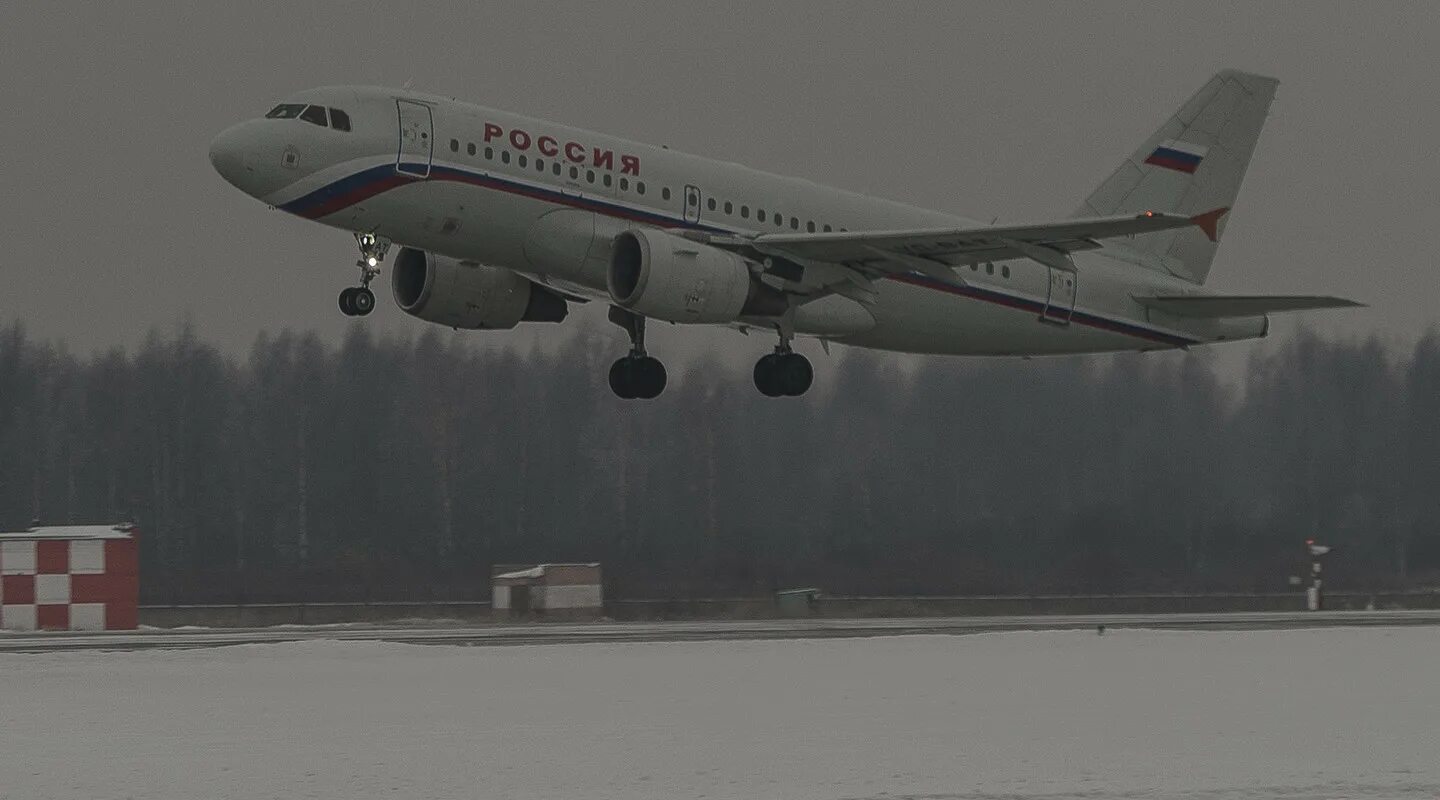 Летчики пулково. Пулково мурманск. Самолет до адлера. Пулково мурманск. Пулково мурманск.