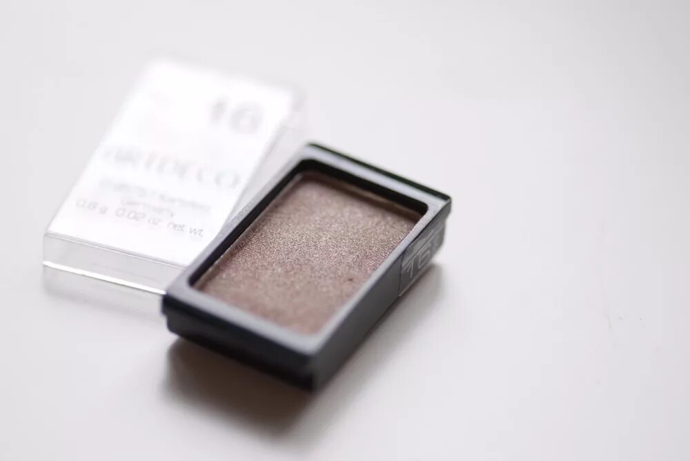 Artdeco eyeshadow. АРТДЕКО тени 17. Artdeco 17 тени свотч. Валдберрисинтернет тени АРТДЕКО. Тени АРТДЕКО 16.