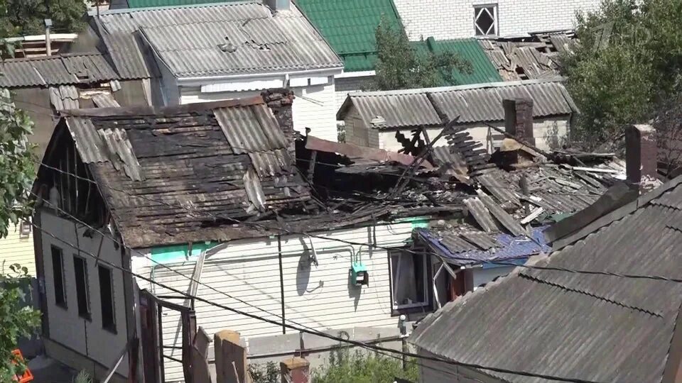 Сегодня нападение на белгород со стороны украины. Катаклизмы в мире. Курск разбомбили. Разбомбленный дом.